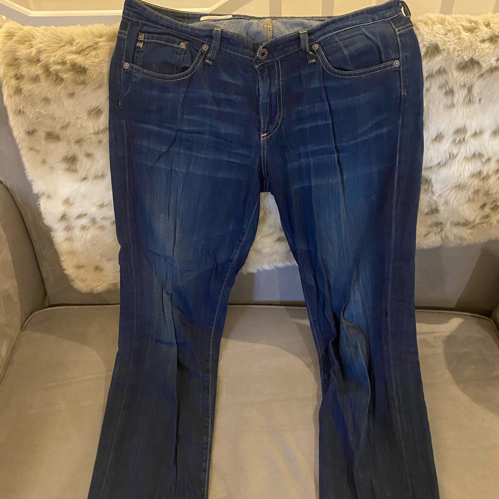 AG Stevie Straight Slim jeans - NWOT. Size 31R.